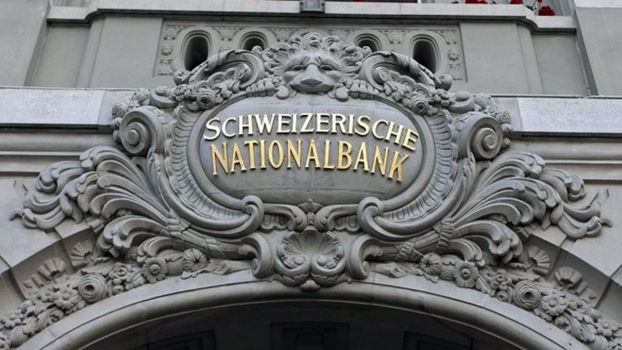 The Swiss National Bank (SNB) is under pressure to broaden the scope of assets that banks can pledge as collateral, thereby facilitating access to emergency liquidity.
