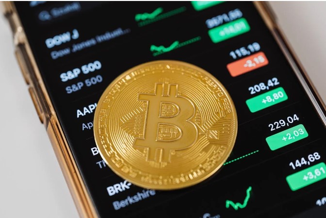 Bitcoin Surges to New Peak Over $72,000 Following UK's Crypto Exchange-Traded Product Approval