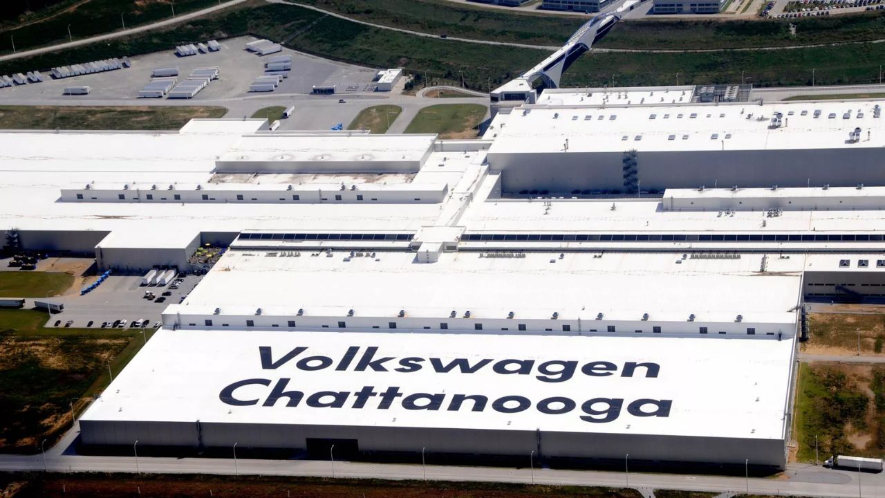 UAW Reports VW Workers at Tennessee Plant File for Union Election