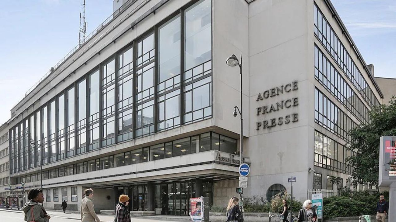 The fine is the latest development in a copyright dispute in France concerning online content, originally prompted by complaints from major news organizations, including Agence France Presse (AFP).