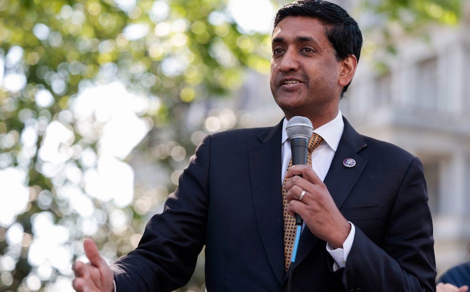 Rep. Khanna Advocates Against TikTok Ban, Calls for 'Narrowly Tailored Law' to Address Issues