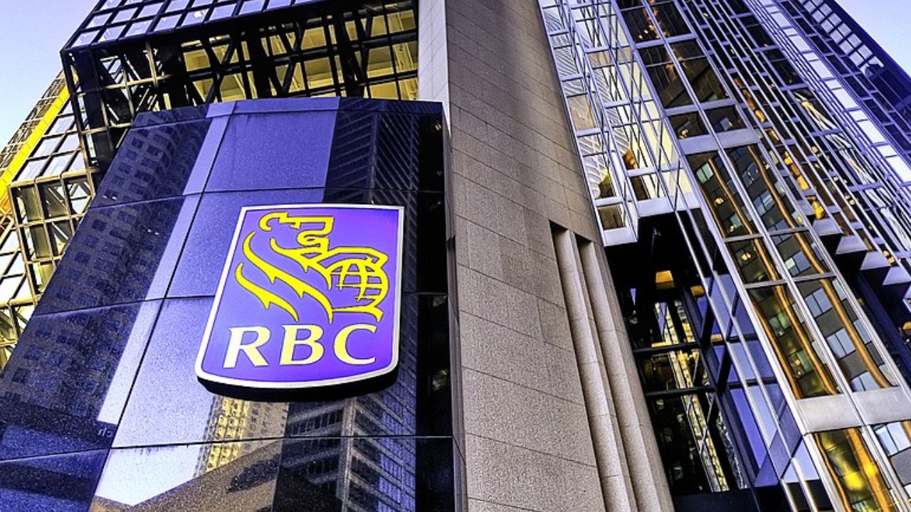 Canadian Regulator Sets Limit on Mortgages for Highly Indebted Borrowers