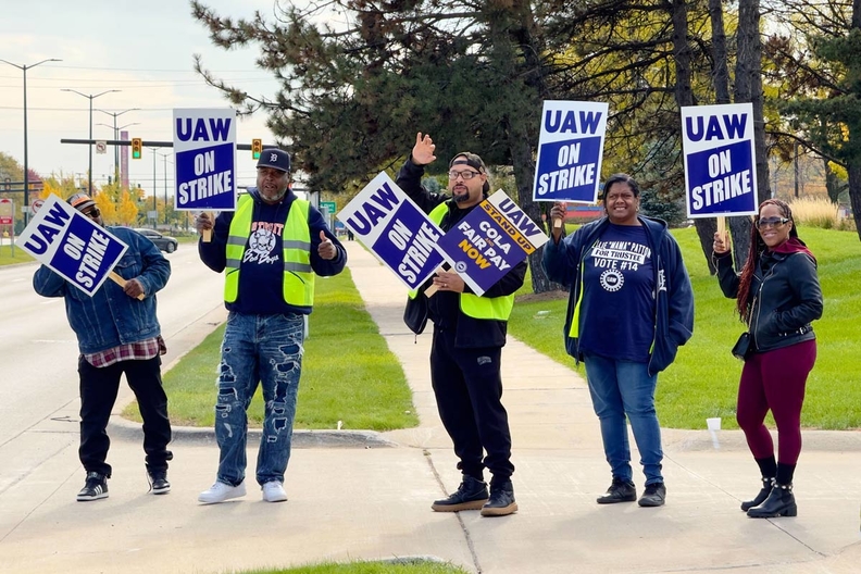 UAW Reports VW Workers at Tennessee Plant File for Union Election