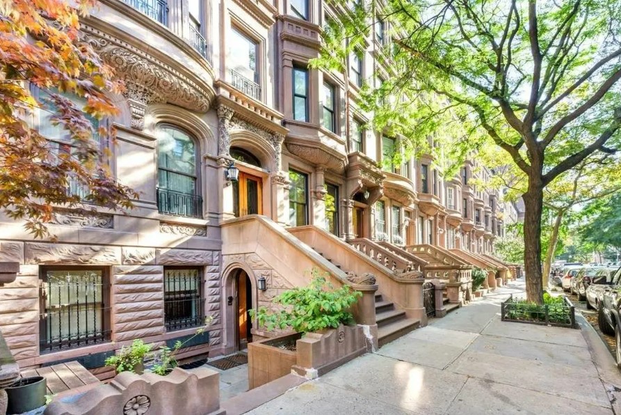 Manhattan Luxury Real Estate Experiences 16% Price Reductions, Reaches Three-Year Low