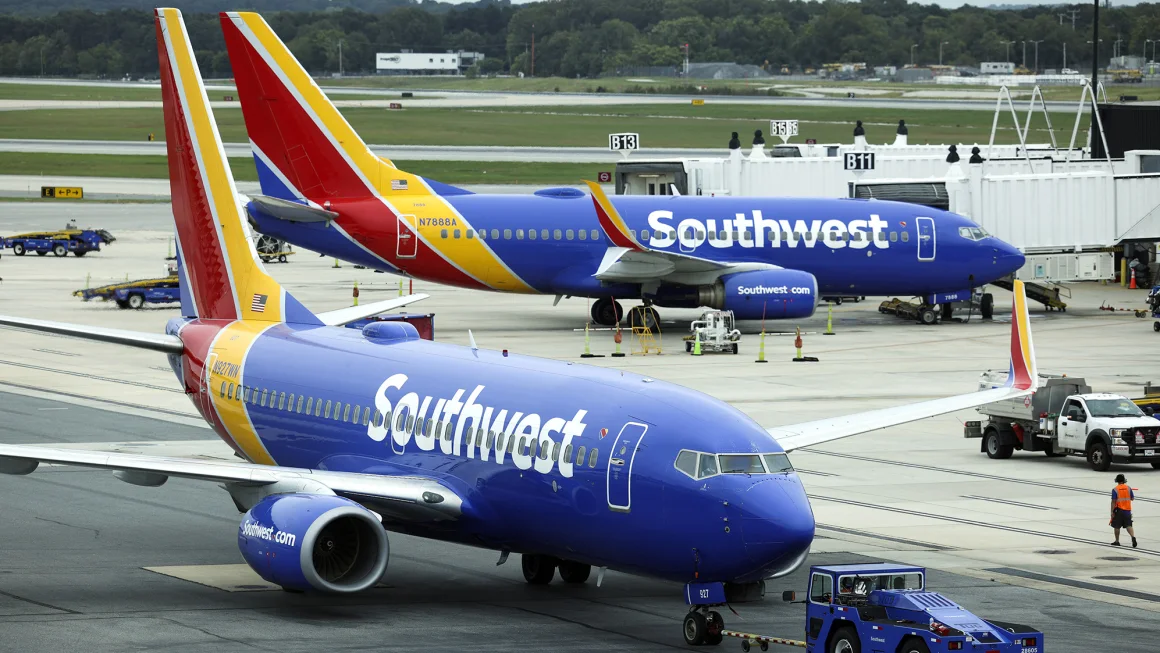 Southwest Airlines Shares Decline as Company Sales Show Significant Loss