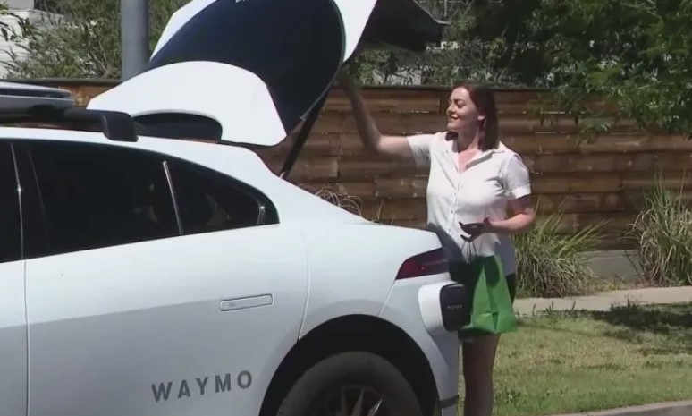 For the First Time, Waymo's Self-Driving Cars Deliver Uber Eats Orders