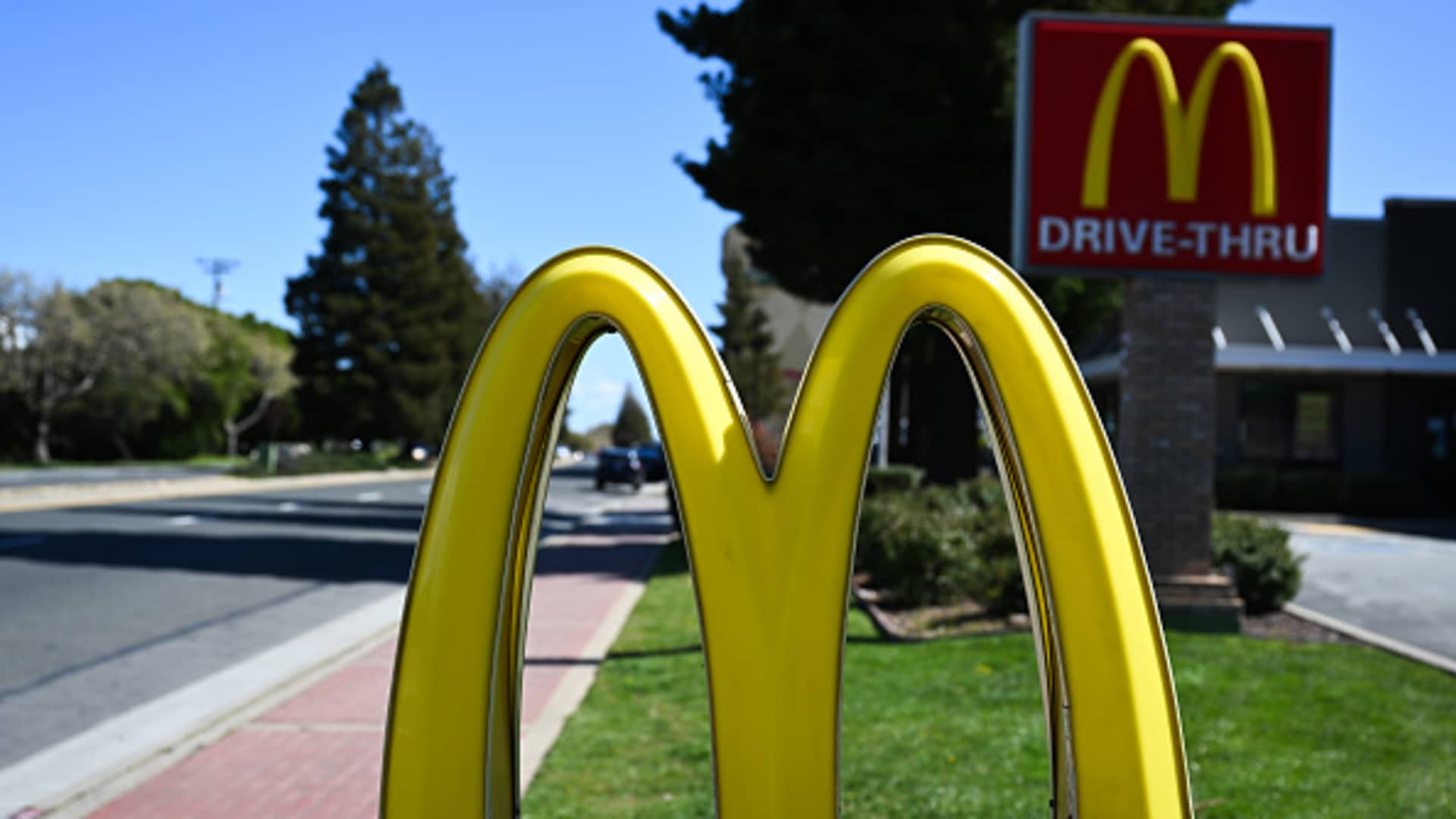 Longtime McDonald’s Franchisee Closes California Location Amid Economic Challenges