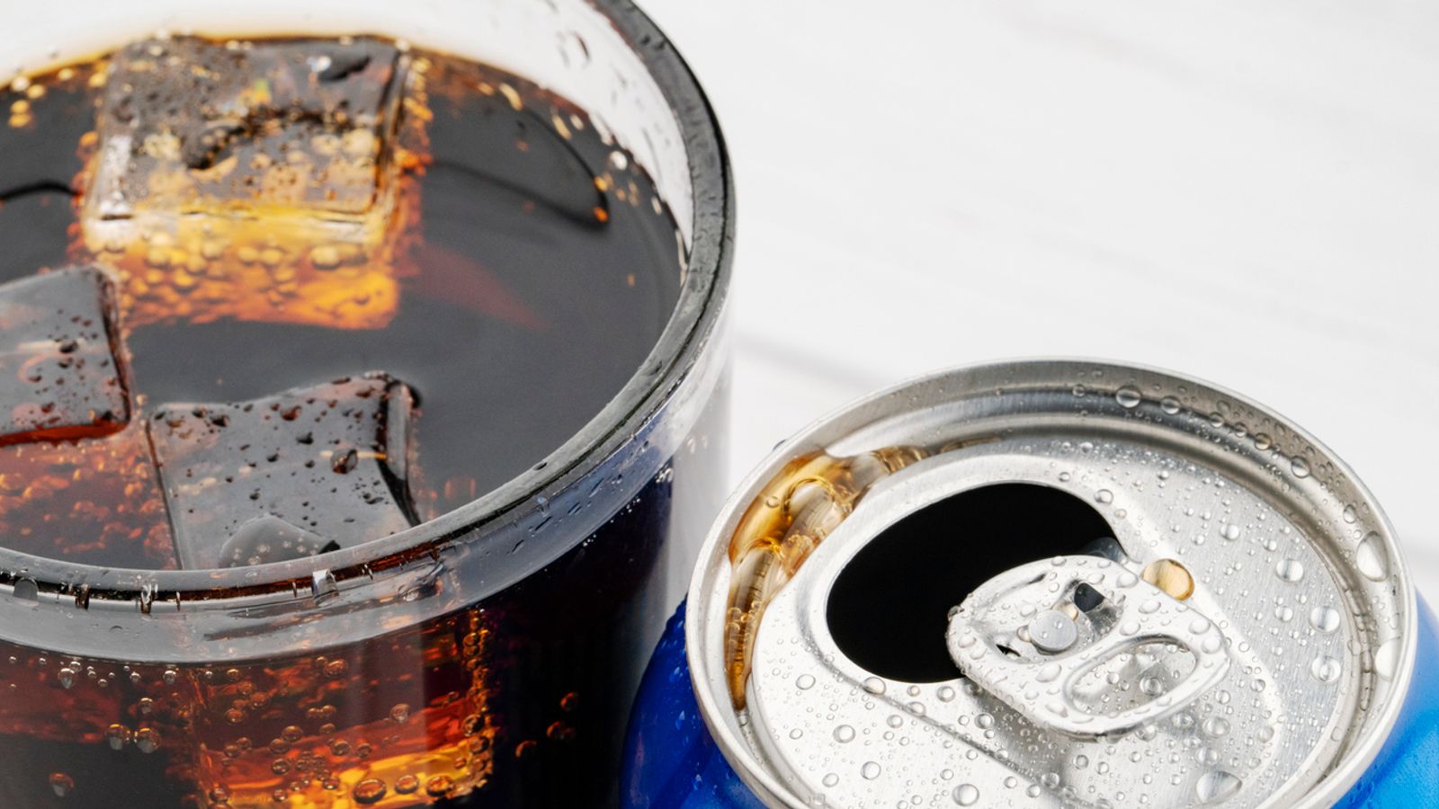 The Rise of Diet Soft Drinks Raises Health and Environmental Concerns