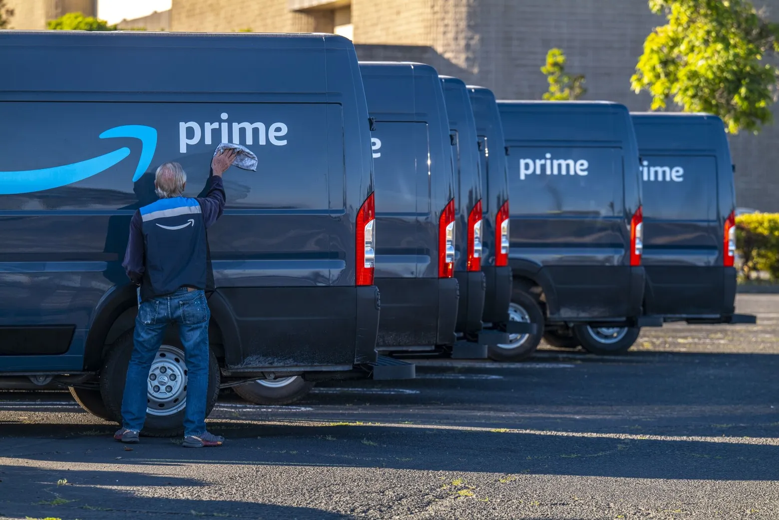 Amazon Deemed Joint Employer of Subcontracted Drivers, Faces Union Pressure After NLRB Ruling