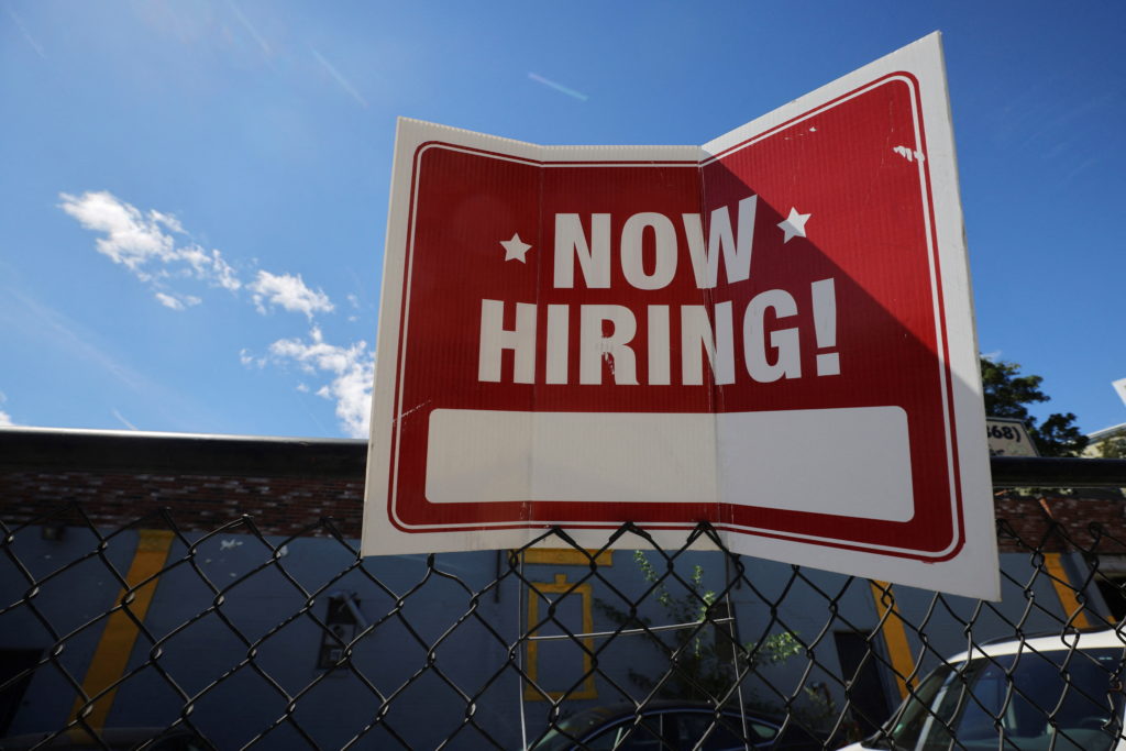 U.S. Unemployment Claims Edge Up Slightly as Economic Slowdown Signs Emerge