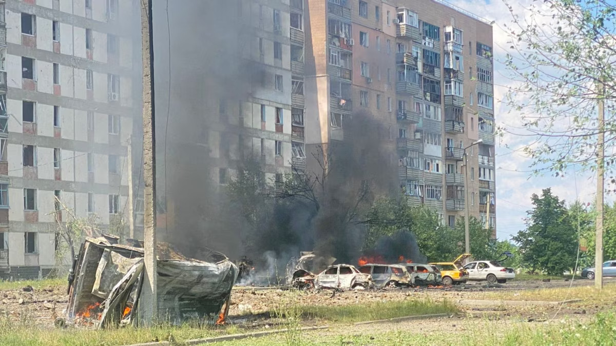 Russian Air Strikes Wound 41 in Kharkiv, Including Children; President Zelensky Calls for Western Support